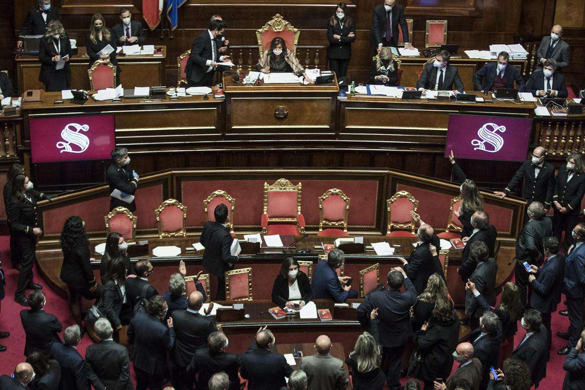 Crisi di Governo: fiducia risicata al Senato, Conte va avanti.  Quirinale verso il via libera