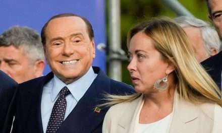 Centrodestra, l’incontro tra Meloni e Berlusconi: “uniti per dare all’Italia un Governo forte e coeso””