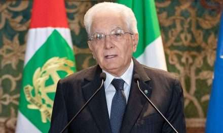 Giornata della ricerca, Mattarella: “La battaglia contro il cancro è un’impresa collettiva, ricerca motore dell’umanità”