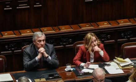 Hormuz, Palazzo Chigi smentisce il Financial Times: «Nessun negoziato con l’Iran per le navi italiane»