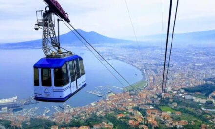 Castellammare di Stabia. Si spezza un cavo della funivia e una cabina precipita, 4 morti
