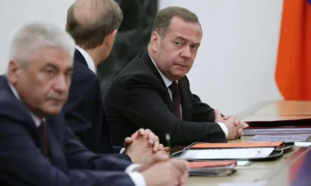 Medvedev minaccia Svezia e Finlandia: “Sono obiettivi militari”