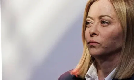 Meloni, la sinistra critica critica gli Usa ma ne invoca la protezione