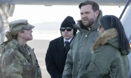 Groenlandia, Meyers rimossa la comandante della base USA