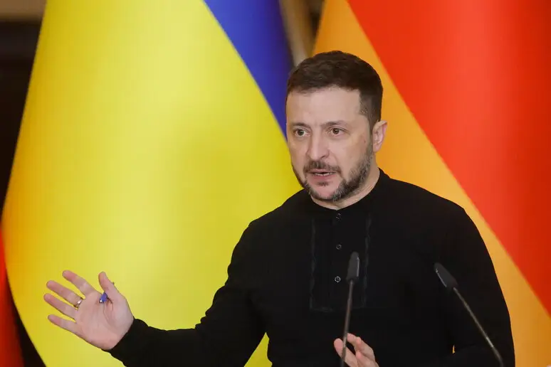Zelensky si sente isolato e messo in disparte e avverte: Putin beneficerà della guerra in M.O.