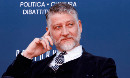 Giuli diserta il Premio Strega e dice: “Forse da Amico della domenica sono diventato nemico della domenica”