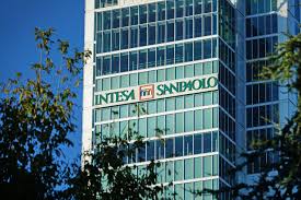 Intesa Sanpaolo guida il mercato ESG: oltre 21 miliardi raccolti con 28 emissioni obbligazionarie sostenibili