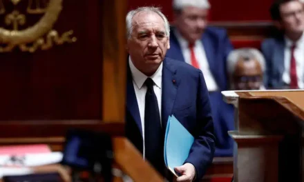 Francia, Bayrou alle 12 all’Eliseo per le dimissioni ufficiali