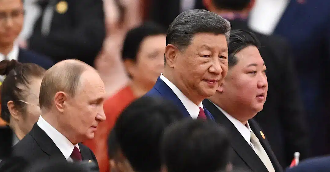Xi Jinping accoglie Putin e Kim Jong-un con una parata militare