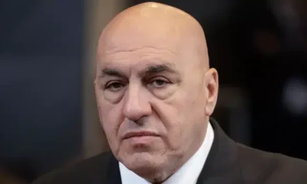 Hackerato l’account X del ministro della Difesa Guido Crosetto