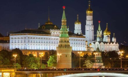 Cremlino: «La NATO è in guerra con la Russia». Crosetto: «Italia impreparata a un attacco»