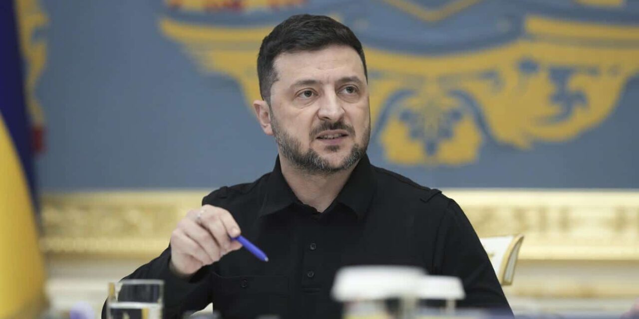 Zelensky a Parigi per rafforzare la difesa aerea ucraina