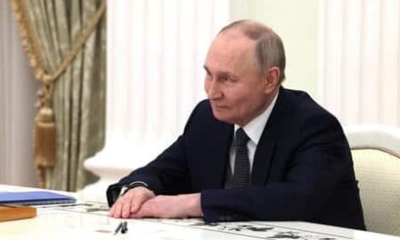 Putin detta le condizioni per la pace: “Ritiro ucraino dal Donbass o continueremo con le armi”