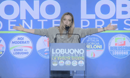 Meloni a Bari con i leader del centrodestra: “La Puglia pronta al cambiamento con Lobuono”