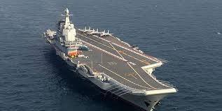 Cina, Xi Jinping mostra la nuova portaerei Fujian: Pechino accelera sull’espansione militare