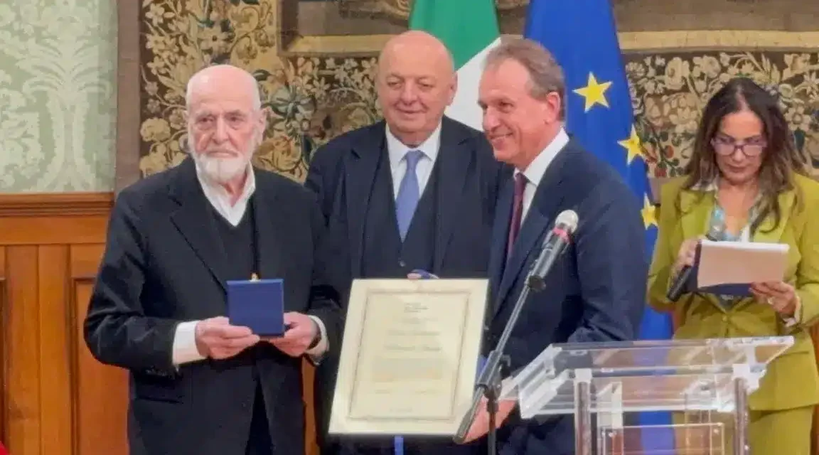 Michelangelo Pistoletto premiato a Palazzo Chigi