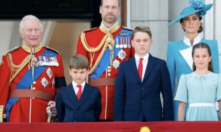 Norman Baker accusa la monarchia britannica: “Costosa, antiquata e più ricca che mai. Re Carlo vale oltre 2 miliardi”