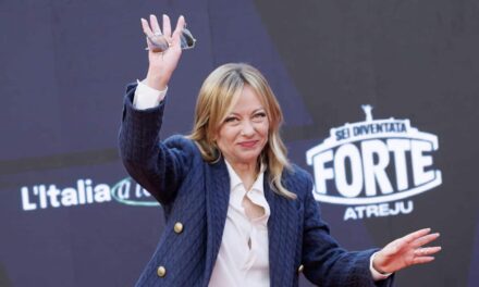 Atreju, Meloni all’attacco: la premier trasforma la festa in un comizio contro l’opposizione