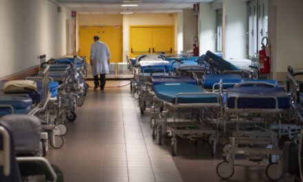 Influenza variante K, allarme polmoniti anche tra i giovani: picco atteso entro metà gennaio