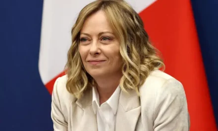 Affresco con il volto di Meloni rimosso a San Lorenzo in Lucina: via al ripristino dell’opera originale