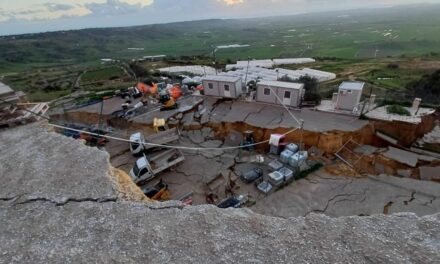 Frana a Niscemi, 500 evacuati nel quartiere Santa Croci: città isolata, scuole chiuse