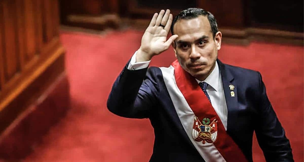 Perù, il parlamento destituisce il presidente José Jerí