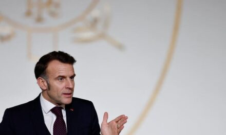 Macron rilancia una nuova strategia economica europea: debito comune per difesa e tecnologie chiave