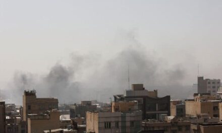 La risposta iraniana agli attacchi di Usa e -Israele, colpite basi nel Golfo