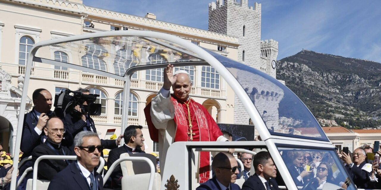 Papa Leone XIV a Monaco: appello alla pace con Alberto dal balcone del Palazzo