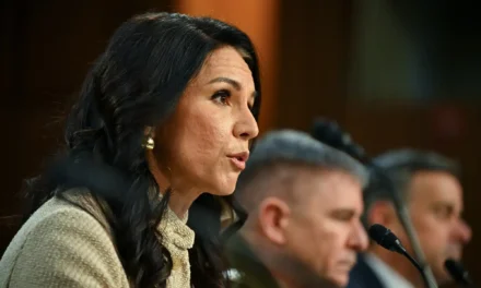 Gabbard sotto pressione: scontro politico e tensioni con Trump sulla linea sull’Iran