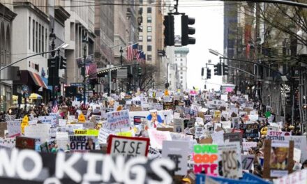 Manifestazionicontro Trump negli USA: milioni in piazza contro guerra e politiche del presidente
