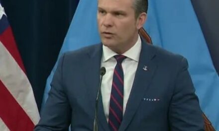 Il segretario alla Difesa americano Hegseth: “Non sarà una guerra senza fine, ma l’obiettivo è distruggere l’arsenale iraniano”