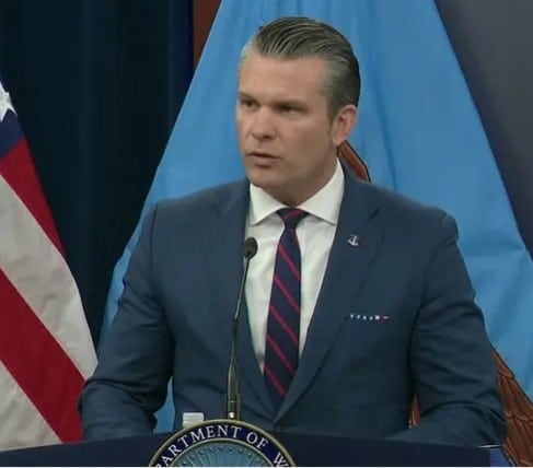 Il segretario alla Difesa americano Hegseth: “Non sarà una guerra senza fine, ma l’obiettivo è distruggere l’arsenale iraniano”